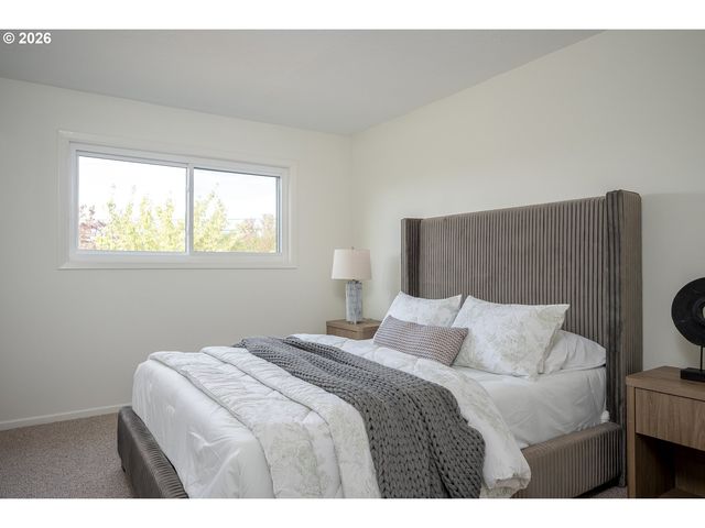 13810 Se HOLGATE Blvd, Portland, OR 97236