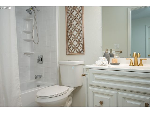 13810 Se HOLGATE Blvd, Portland, OR 97236