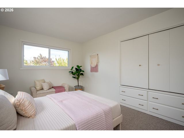 13810 Se HOLGATE Blvd, Portland, OR 97236