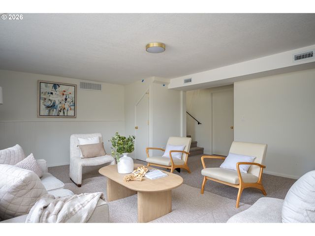 13810 Se HOLGATE Blvd, Portland, OR 97236