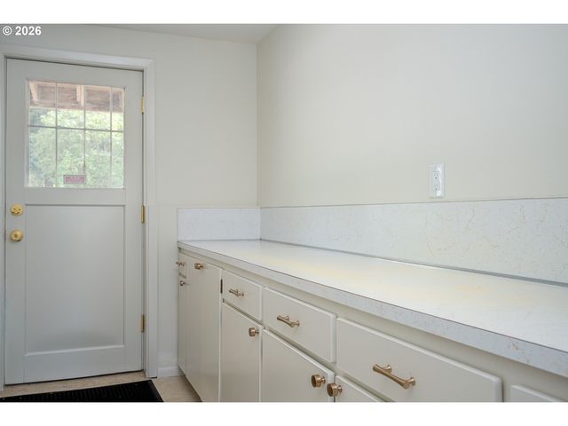 13810 Se HOLGATE Blvd, Portland, OR 97236