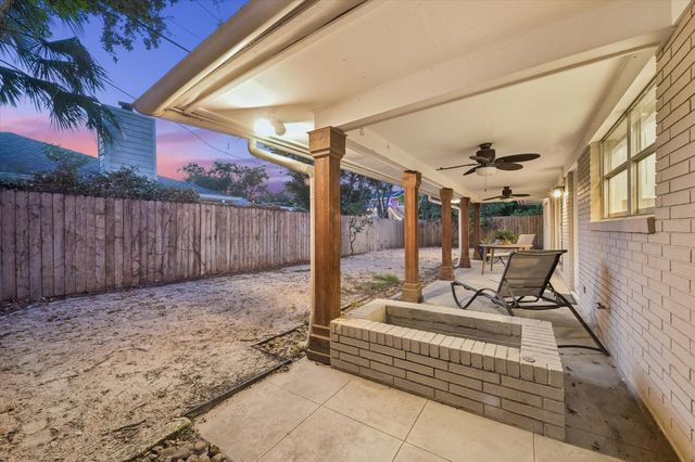 1205 Marine Drive, Galveston, TX 77550