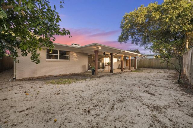 1205 Marine Drive, Galveston, TX 77550