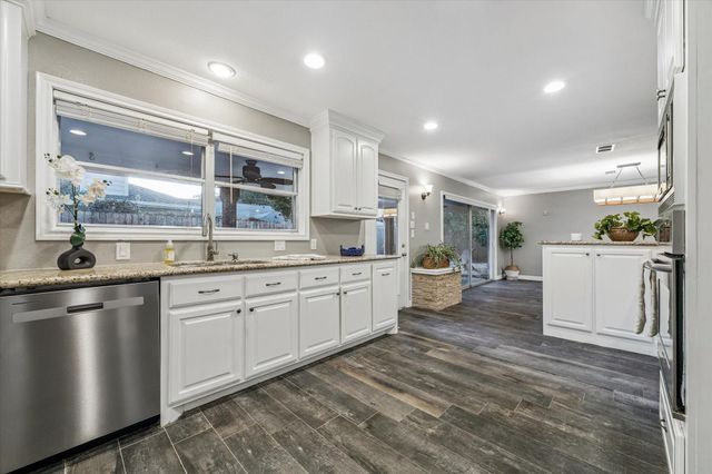 1205 Marine Drive, Galveston, TX 77550