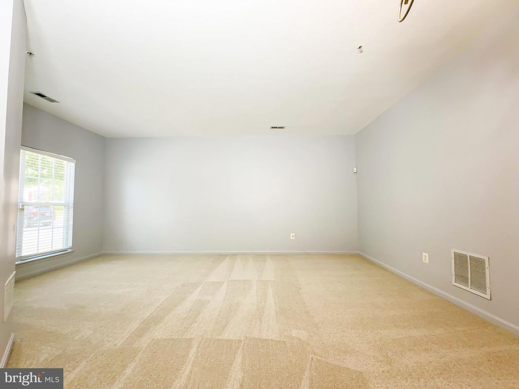 Image 11 of property listing at 4000 EASTVIEW CT, Bowie, MD 20716