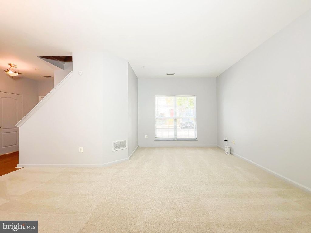 Image 13 of property listing at 4000 EASTVIEW CT, Bowie, MD 20716