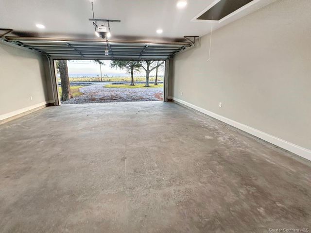 1086 E Tank Farm Road, Lake Charles, LA 70607