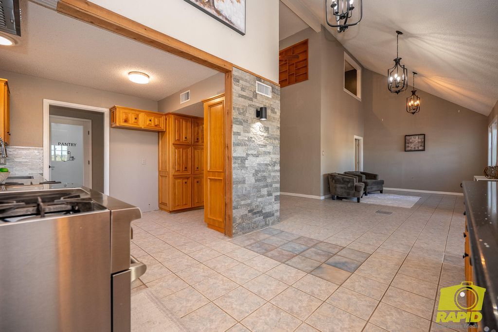 Image 15 of property listing at 2062 Country Club Estates Circle, San Angelo, TX 76904