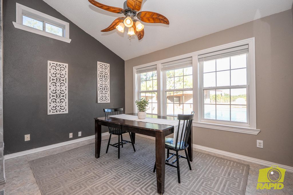 Image 17 of property listing at 2062 Country Club Estates Circle, San Angelo, TX 76904