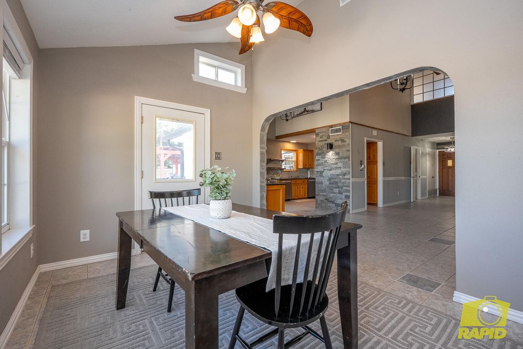 Image 18 of property listing at 2062 Country Club Estates Circle, San Angelo, TX 76904
