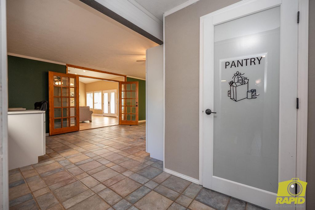 Image 19 of property listing at 2062 Country Club Estates Circle, San Angelo, TX 76904