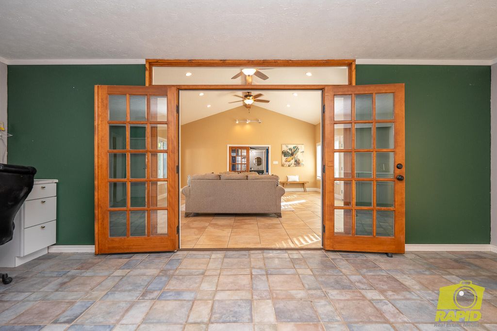 Image 22 of property listing at 2062 Country Club Estates Circle, San Angelo, TX 76904