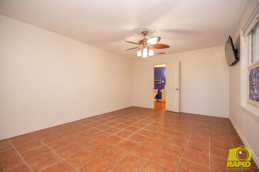 Image 29 of property listing at 2062 Country Club Estates Circle, San Angelo, TX 76904