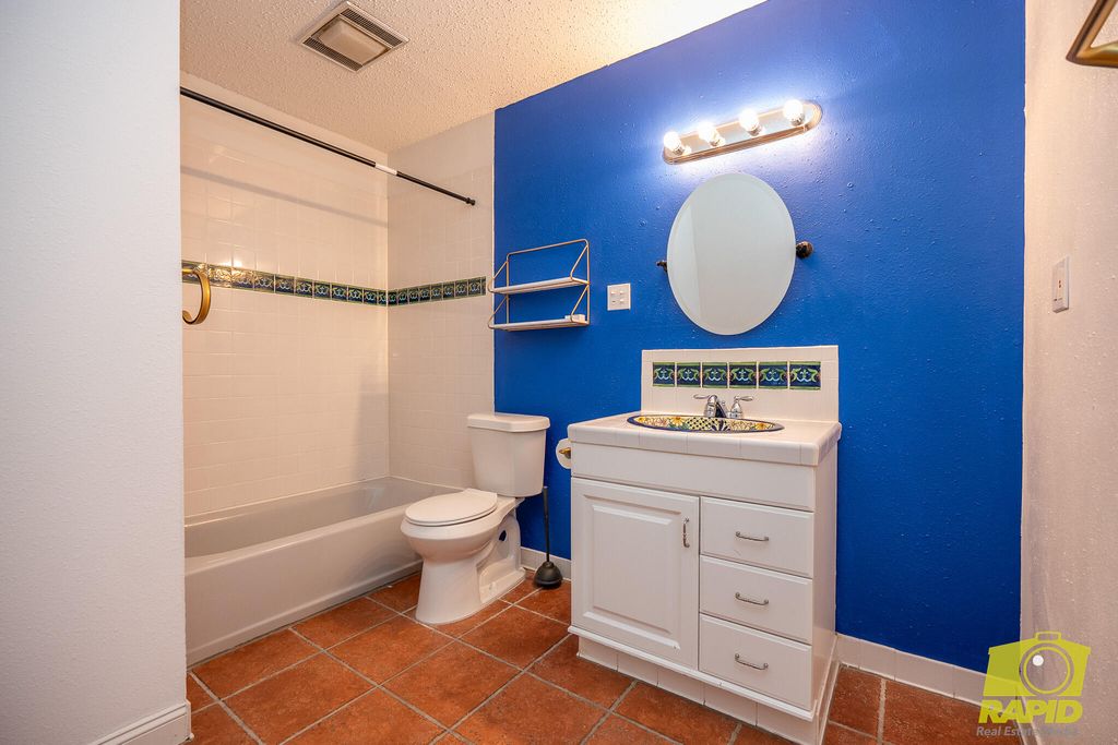 Image 30 of property listing at 2062 Country Club Estates Circle, San Angelo, TX 76904