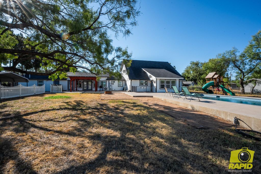 Image 47 of property listing at 2062 Country Club Estates Circle, San Angelo, TX 76904