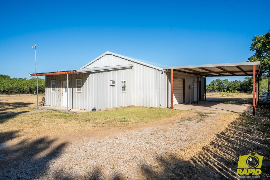 Image 50 of property listing at 2062 Country Club Estates Circle, San Angelo, TX 76904