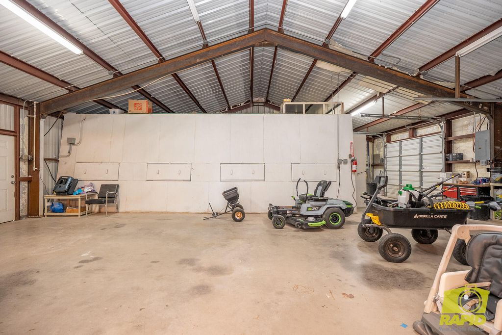Image 53 of property listing at 2062 Country Club Estates Circle, San Angelo, TX 76904