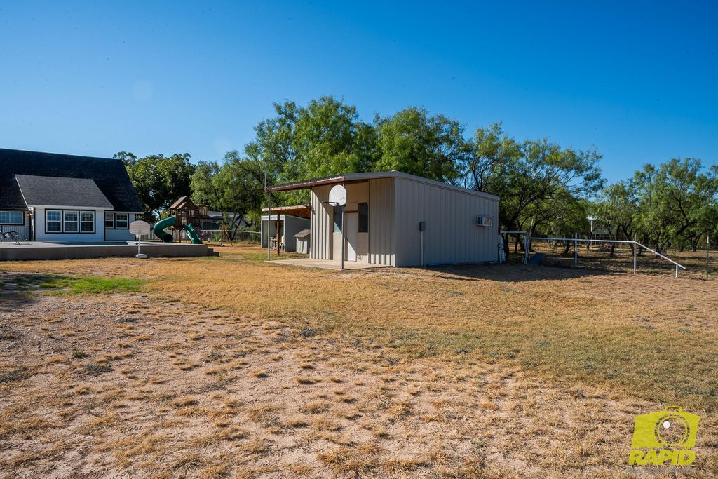Image 58 of property listing at 2062 Country Club Estates Circle, San Angelo, TX 76904