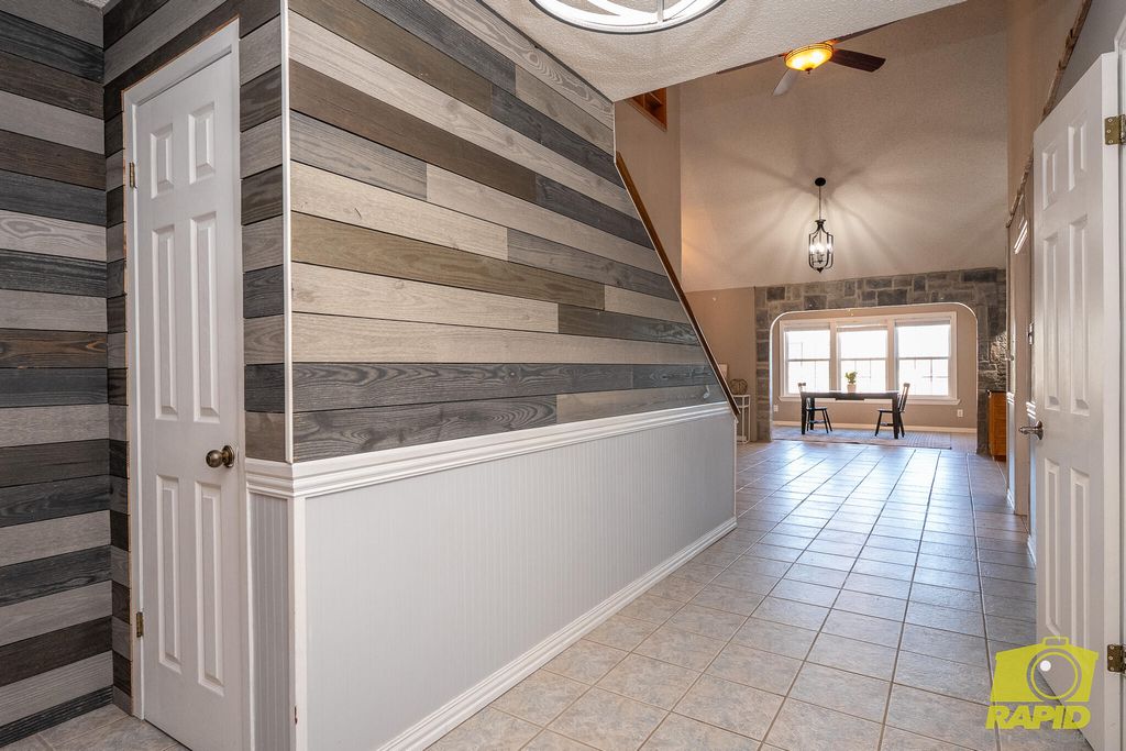 Image 7 of property listing at 2062 Country Club Estates Circle, San Angelo, TX 76904