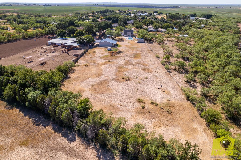 Image 70 of property listing at 2062 Country Club Estates Circle, San Angelo, TX 76904