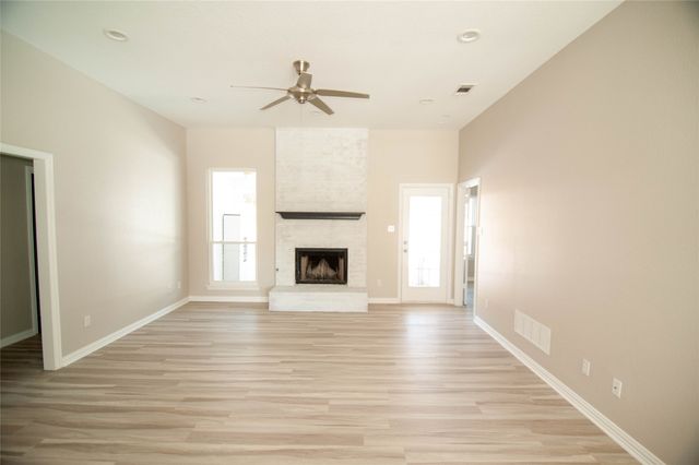 3605 Wessex Court, Denton, TX 76210