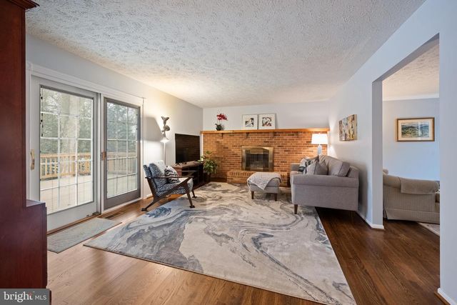 1374 ROCK CHAPEL RD, Herndon, VA 20170