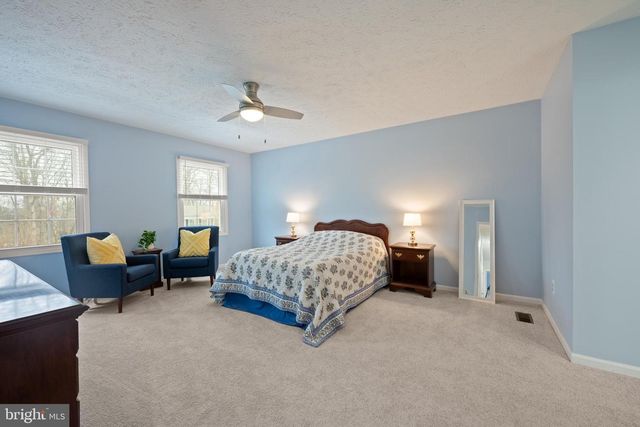 1374 ROCK CHAPEL RD, Herndon, VA 20170