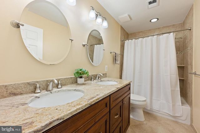 1374 ROCK CHAPEL RD, Herndon, VA 20170