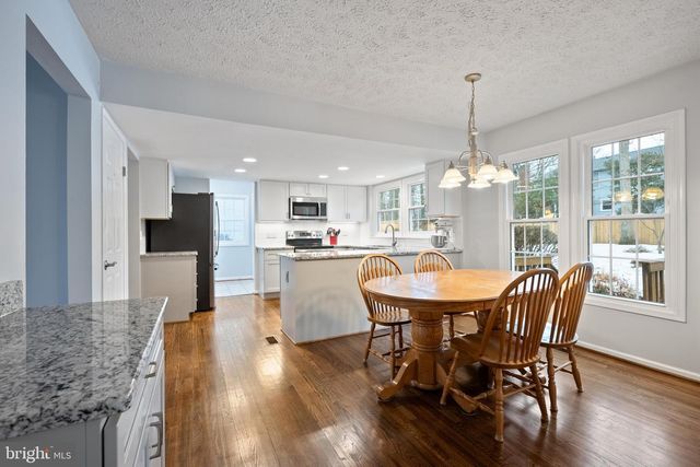 1374 ROCK CHAPEL RD, Herndon, VA 20170