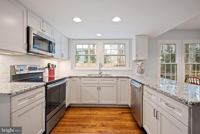 1374 ROCK CHAPEL RD, Herndon, VA 20170