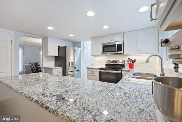 1374 ROCK CHAPEL RD, Herndon, VA 20170