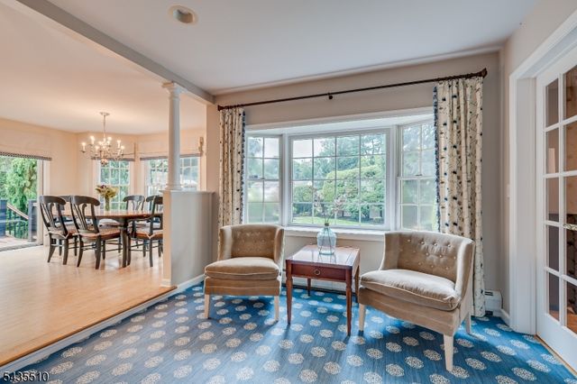 11 Cape Ct, Metuchen Boro, NJ 08840