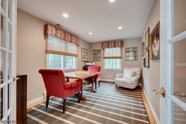 11 Cape Ct, Metuchen Boro, NJ 08840