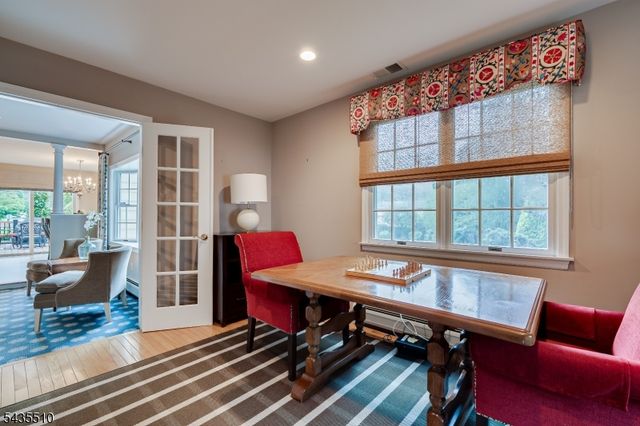 11 Cape Ct, Metuchen Boro, NJ 08840