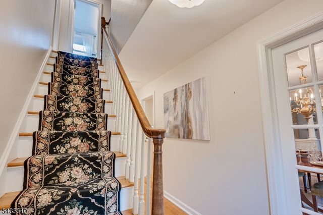 11 Cape Ct, Metuchen Boro, NJ 08840