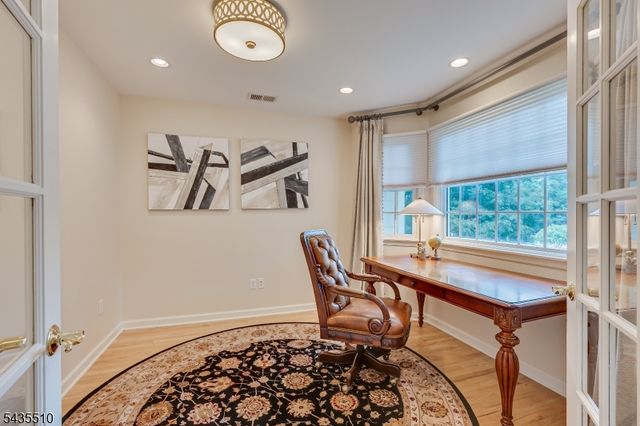 11 Cape Ct, Metuchen Boro, NJ 08840