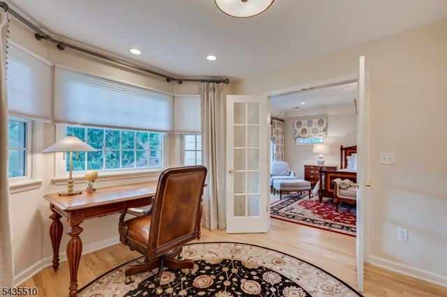 11 Cape Ct, Metuchen Boro, NJ 08840