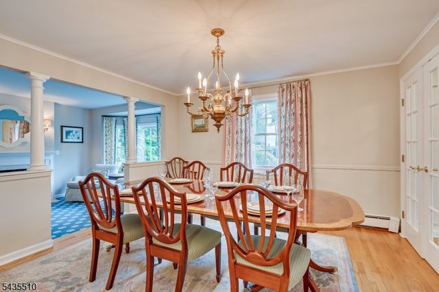 11 Cape Ct, Metuchen Boro, NJ 08840