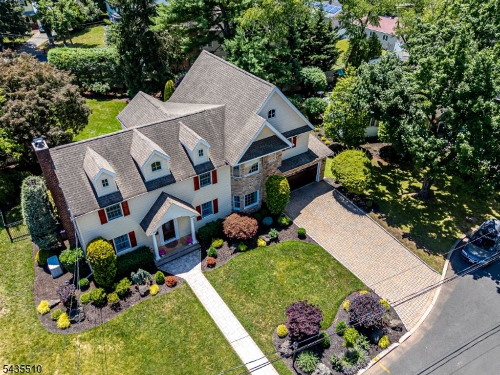 11 Cape Ct, Metuchen Boro, NJ 08840 — photo 2