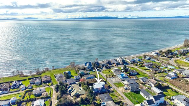 749 Kendor Drive, Point Roberts, WA 98281