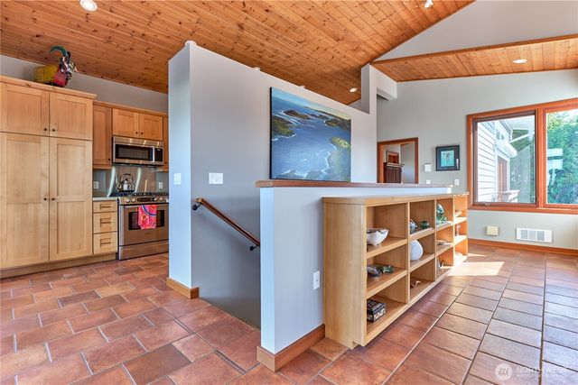 749 Kendor Drive, Point Roberts, WA 98281