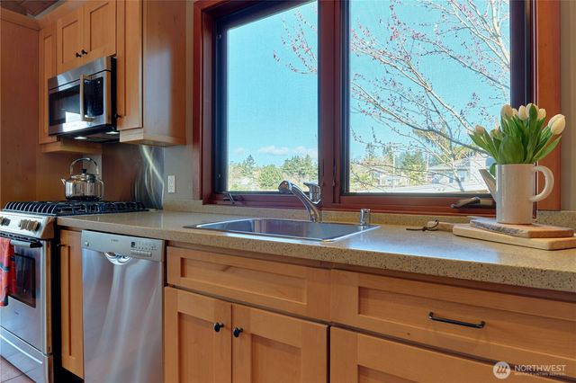 749 Kendor Drive, Point Roberts, WA 98281