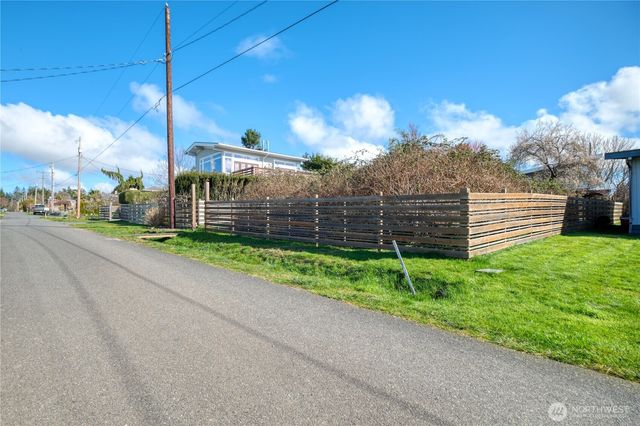 749 Kendor Drive, Point Roberts, WA 98281