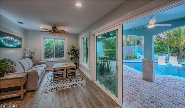 1385 Wisconsin DR, Naples, FL 34103