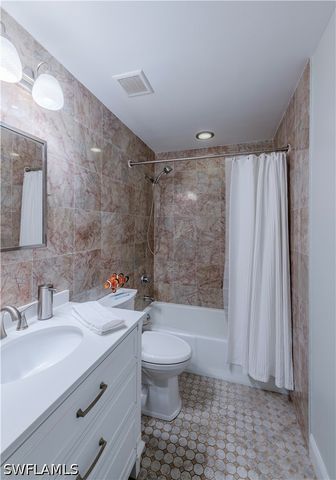 1385 Wisconsin DR, Naples, FL 34103