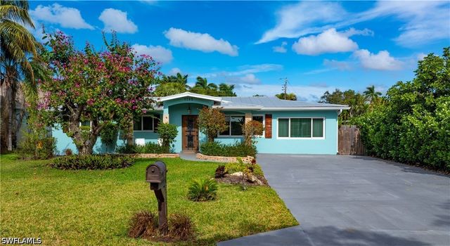 1385 Wisconsin DR, Naples, FL 34103