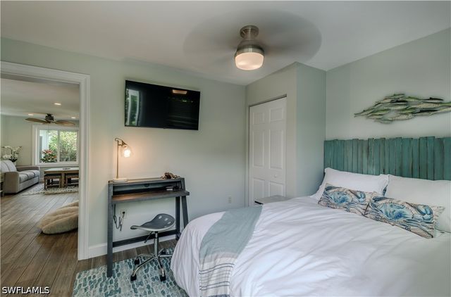 1385 Wisconsin DR, Naples, FL 34103