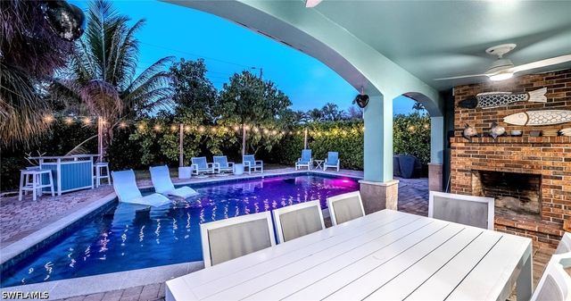 1385 Wisconsin DR, Naples, FL 34103