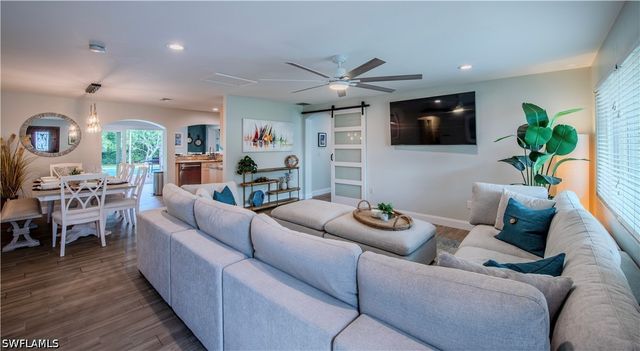 1385 Wisconsin DR, Naples, FL 34103