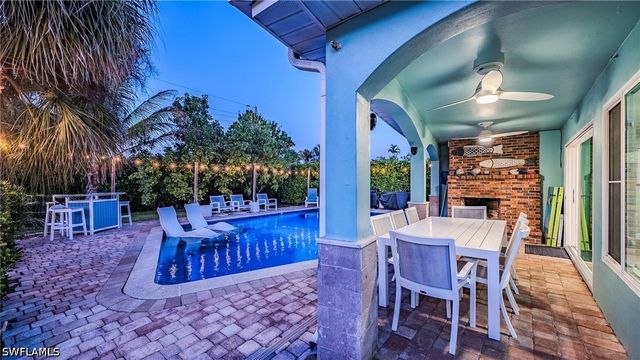 1385 Wisconsin DR, Naples, FL 34103
